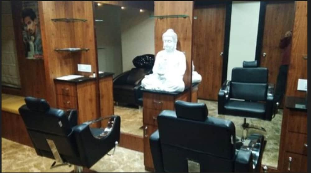 فندق تريدف فاراناسي المظهر الخارجي الصورة