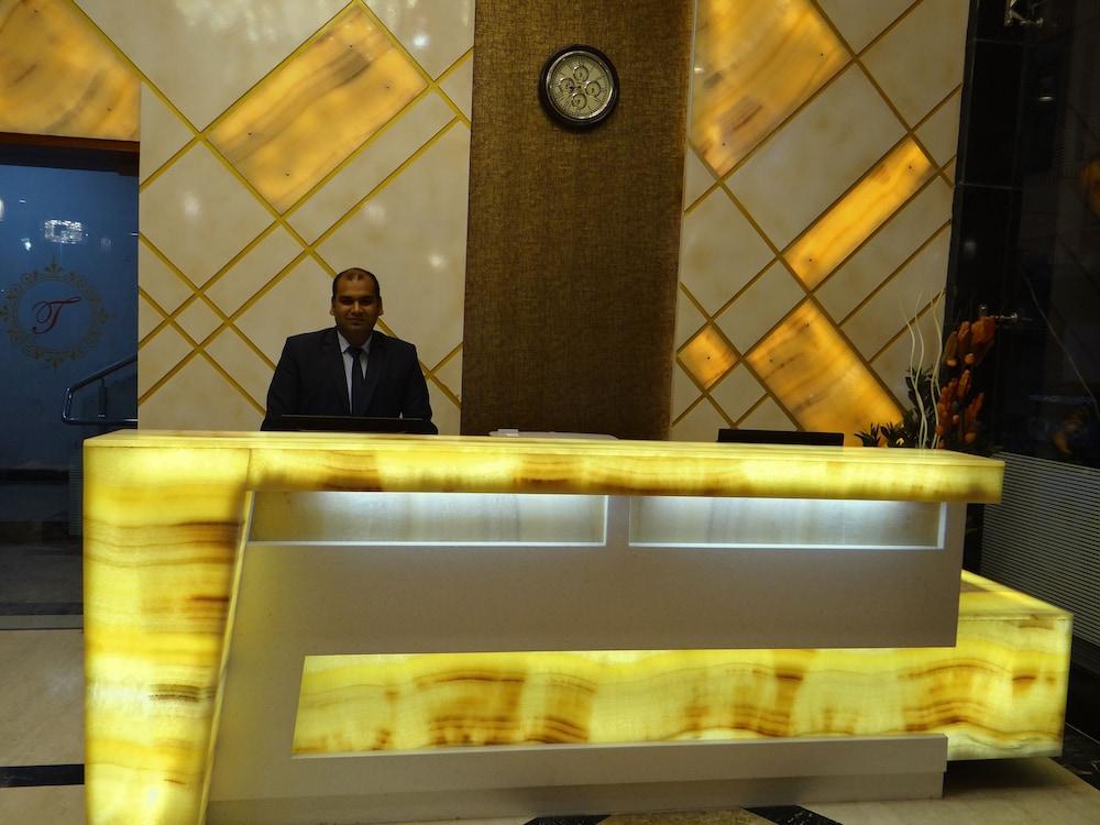 فندق تريدف فاراناسي المظهر الخارجي الصورة